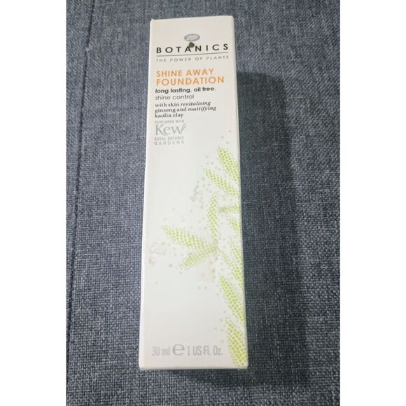 Botanics Age Defense Foundation - Shine Away. 020 Cumin. Oil Free - Picture 1 of 4